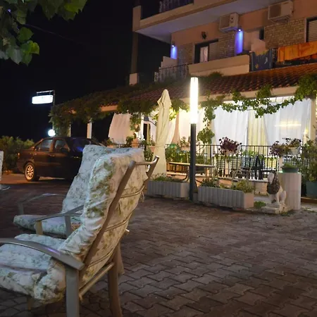 Artemis Aparthotel 2*